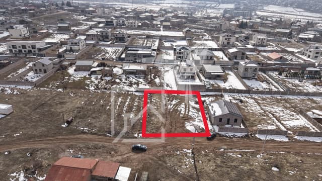 Հողատարածք Ձորաղբյուրում